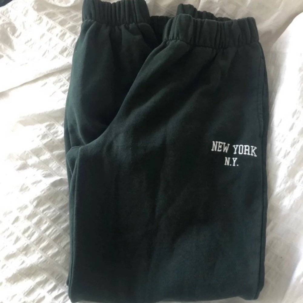 green brandy melville rosa sweatpants